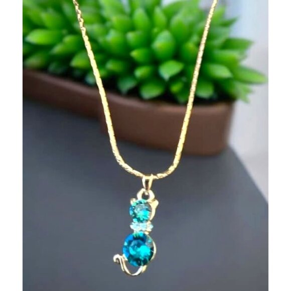 Gorgeous Silver Chain Necklace with Blue Stones Kitty Cat Pendant - Picture 1 of 6